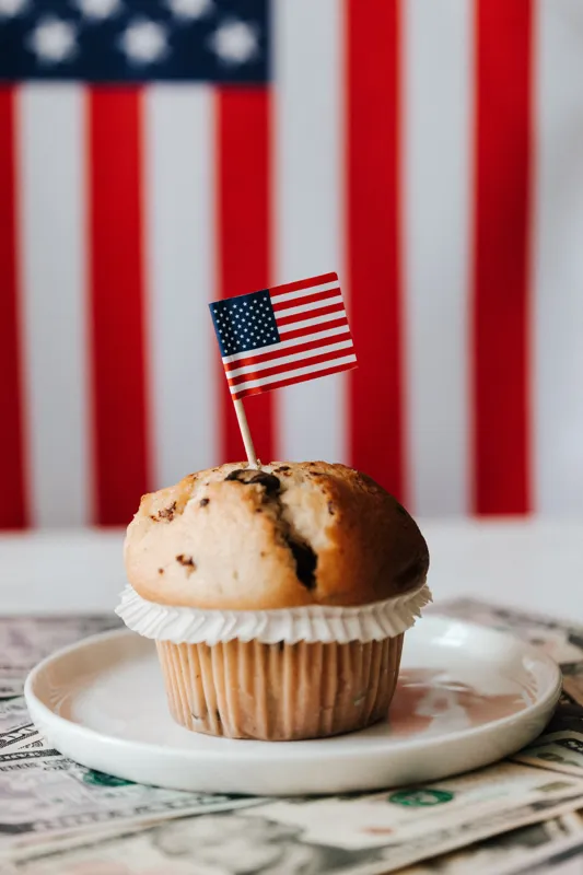 how many hours a day does bill gates read