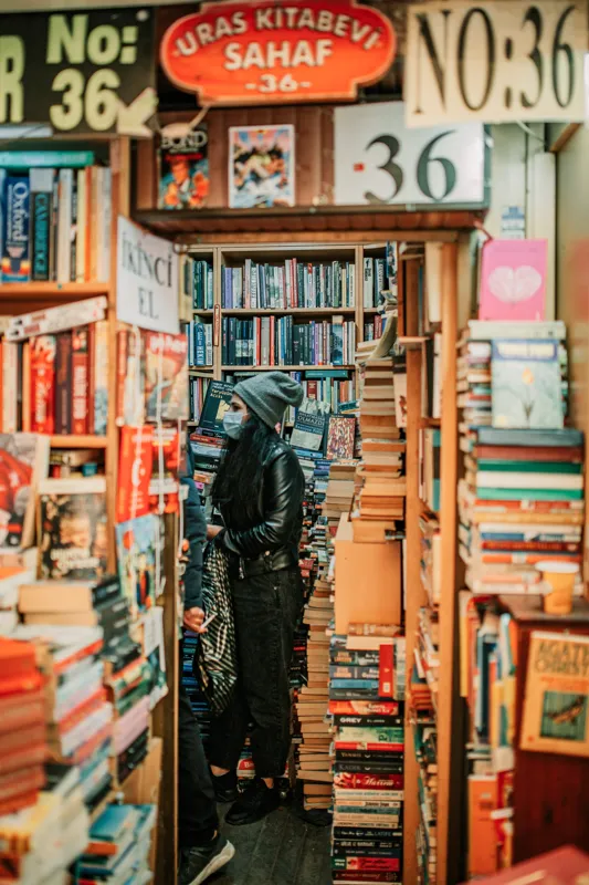 how many books does the average author sell