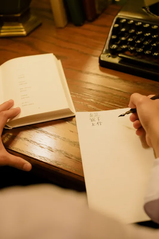 who is the best book writer in the world