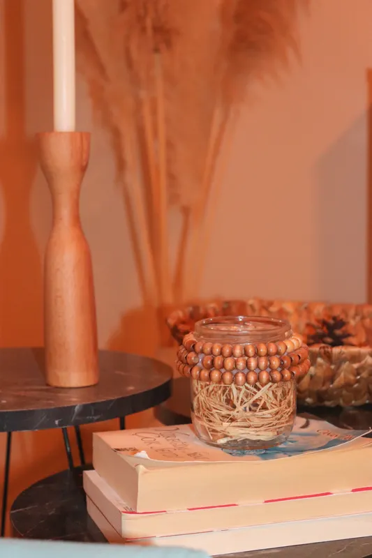 is raven in the 100 books