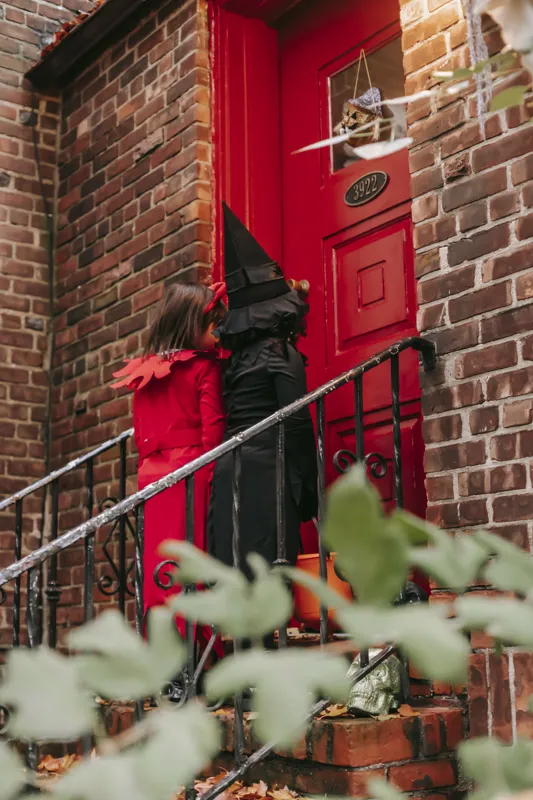 who is the best mystery writer today