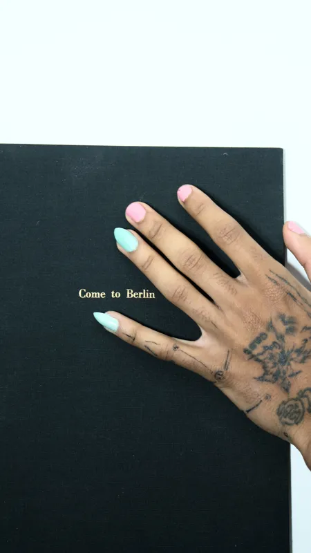 what is non fiction text features